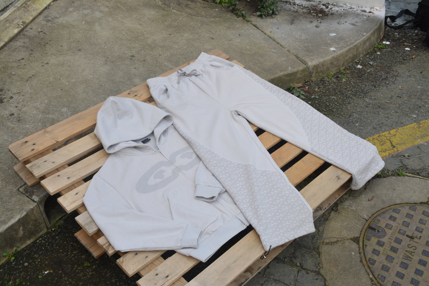 Peso Tracksuit (Grey)