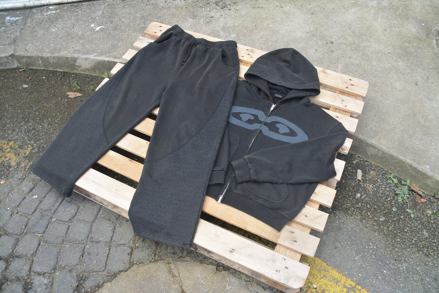 Peso Tracksuit (Black)